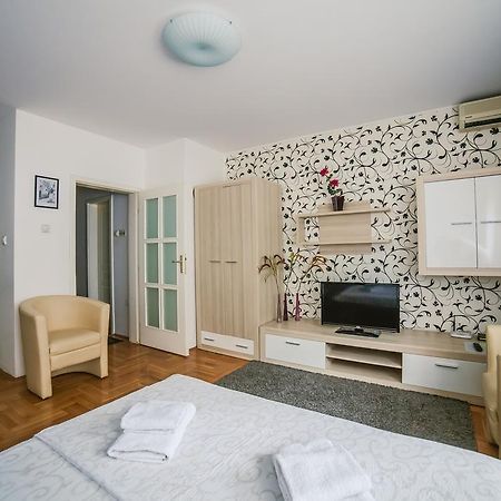 Apartment Stela เบลเกรด ภายนอก รูปภาพ