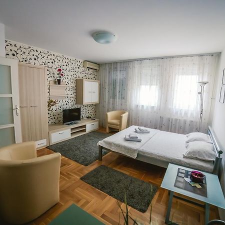 Apartment Stela เบลเกรด ภายนอก รูปภาพ